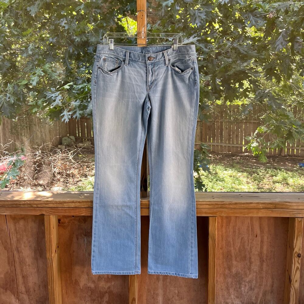 LOFT Women's Modern Boot Light Wash Low Rise Jeans Size 12. NEW!